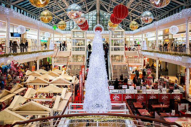 Festive frenzy: Top 5 busiest UK shopping days