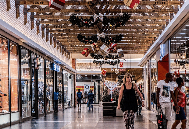 boxing day sales UK in-store boxing day sales plummet 12%