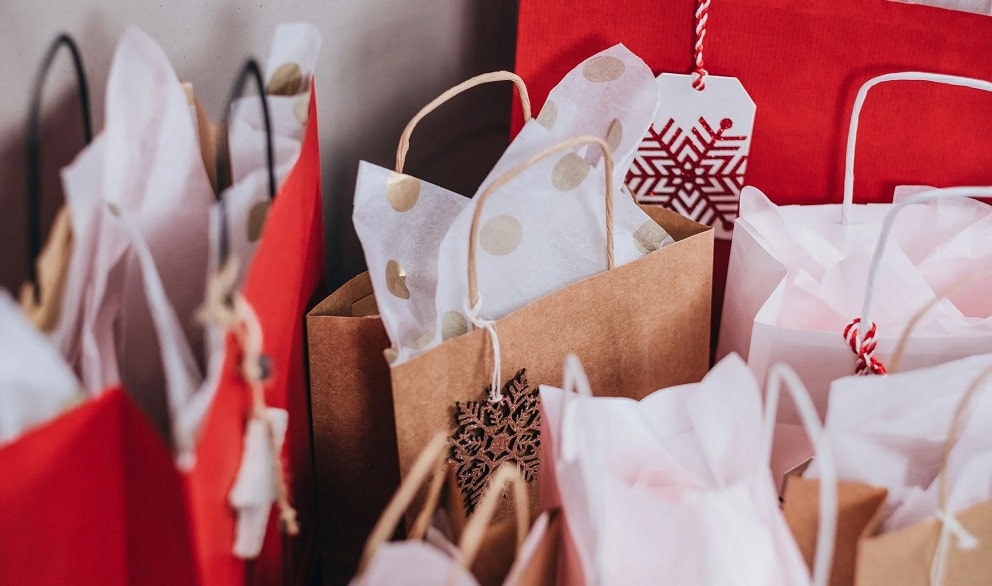 christmassss Brits forecast to spend £200 billion on Black Friday and Christmas