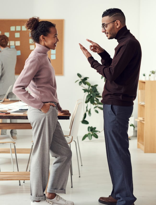photo-of-people-talking-to-each-other-3182765 dee