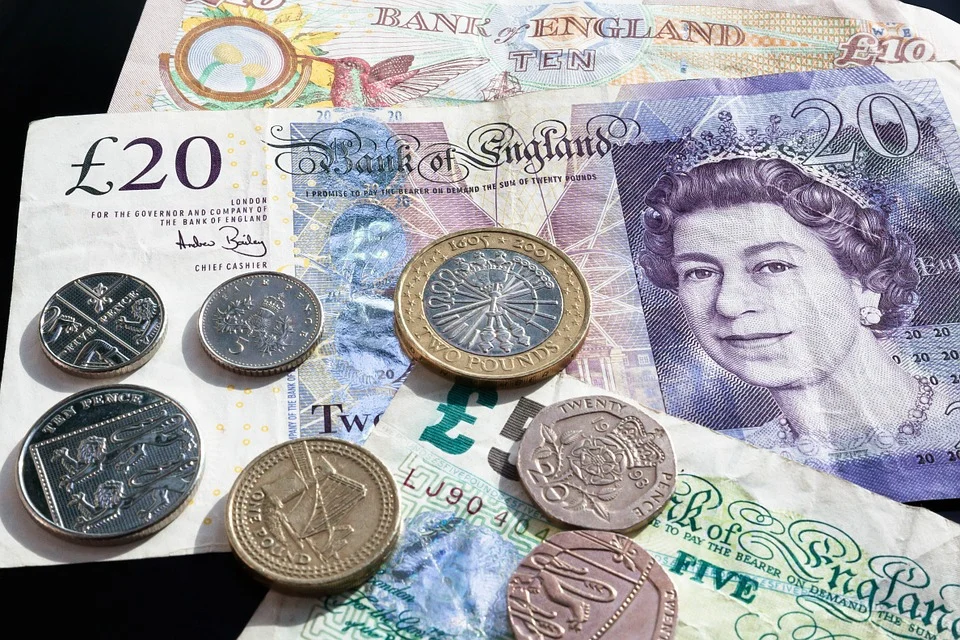 cash money Brits saved over £245 billion in lockdown - and now they’re ready to spend it