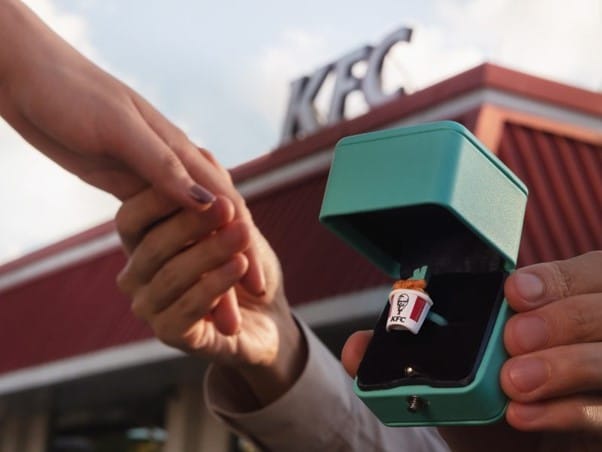 Valentine’s seasonal marketing campaign: Deliveroo & KFC earns media with ‘Bucket ring’ (Singapore)